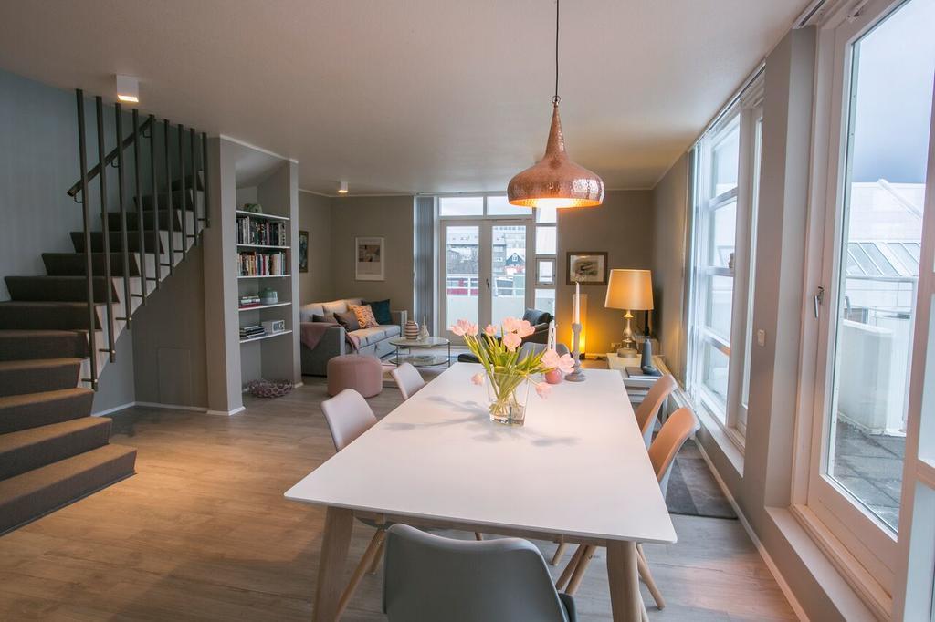 Апартаменты Penthouse Downtown With Free Parking Рейкьявик Экстерьер фото