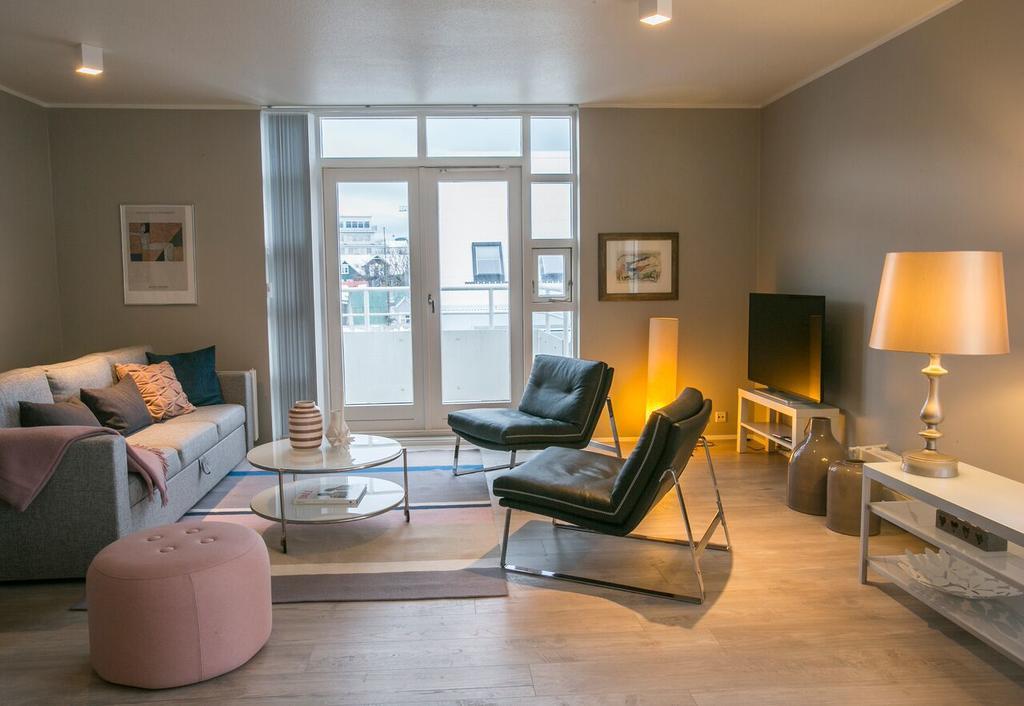 Апартаменты Penthouse Downtown With Free Parking Рейкьявик Экстерьер фото