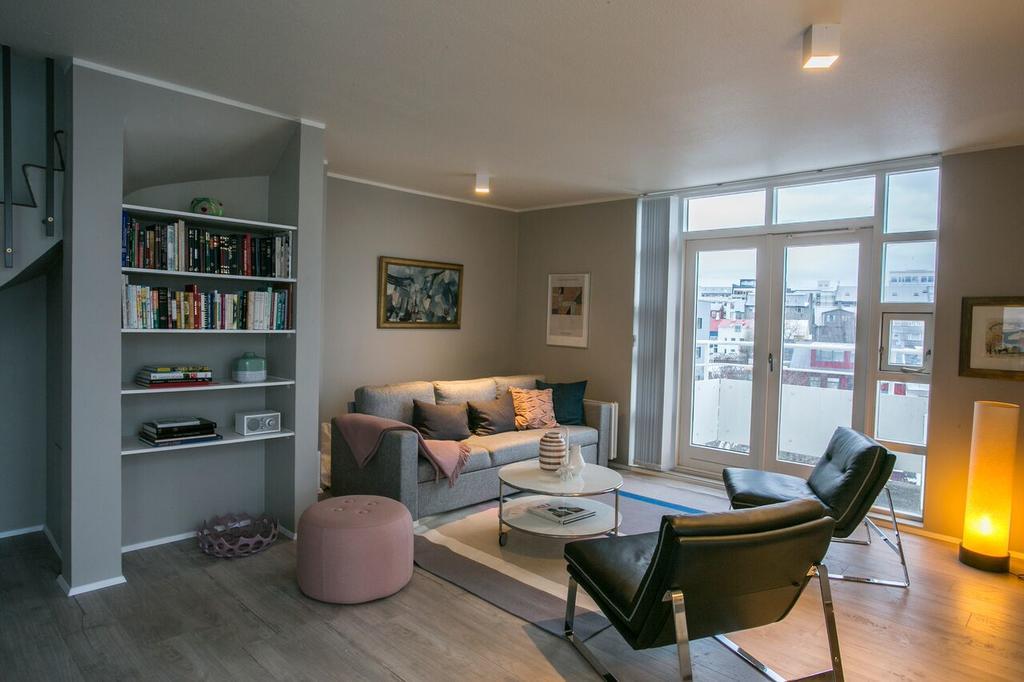 Апартаменты Penthouse Downtown With Free Parking Рейкьявик Экстерьер фото