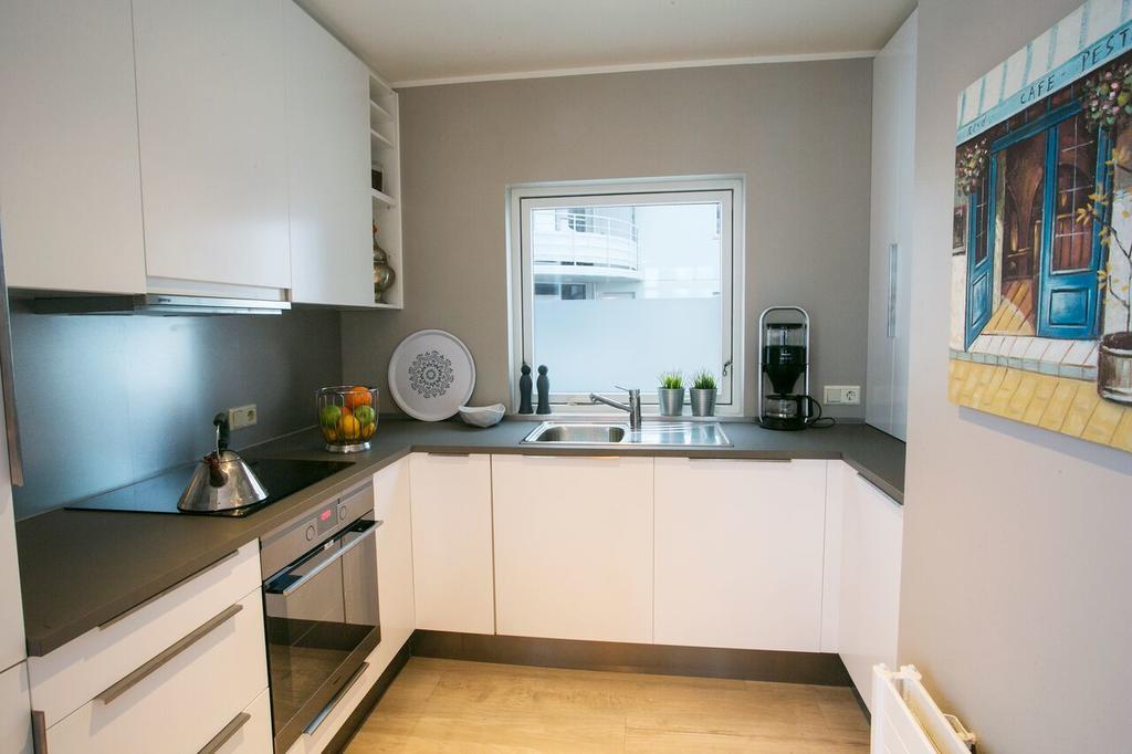 Апартаменты Penthouse Downtown With Free Parking Рейкьявик Экстерьер фото
