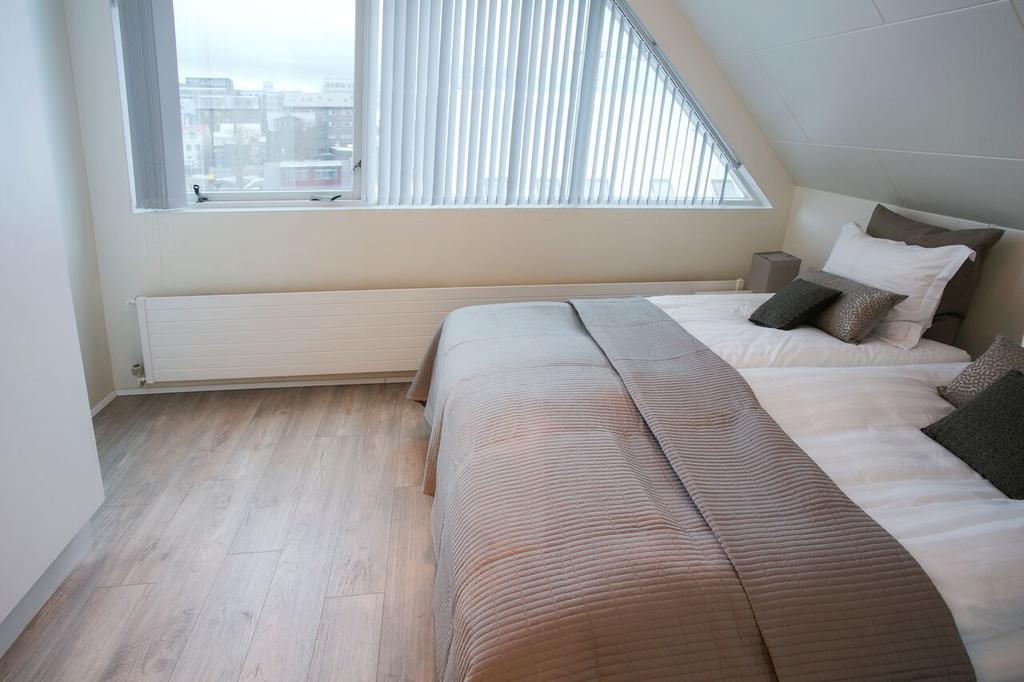 Апартаменты Penthouse Downtown With Free Parking Рейкьявик Экстерьер фото