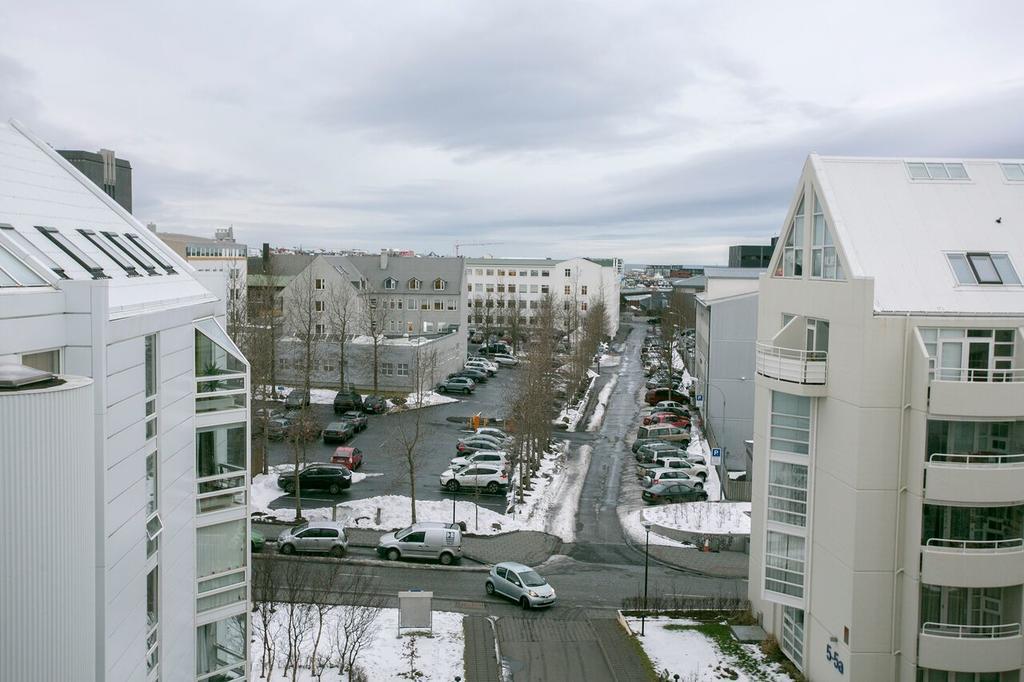 Апартаменты Penthouse Downtown With Free Parking Рейкьявик Экстерьер фото